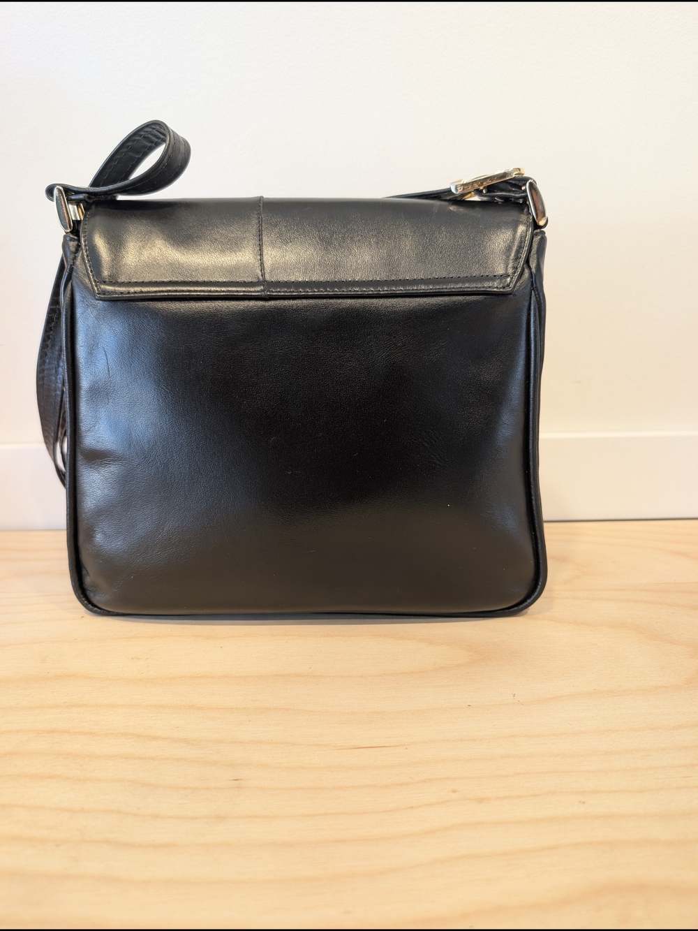 Vintage Naturalizer Black Leather & Patent Flap Shoulder Bag - Made in Canada - Picture 6 of 15